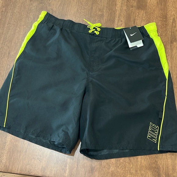 Mens Nike 8” black board shorts lined swim trunks. Size XXL. NWT - Picture 1 of 7
